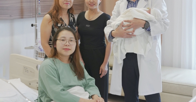 10 phút thần tốc mổ cấp cứu tại Vinmec Smart City cứu sống mẹ và thai nhi nguy kịch