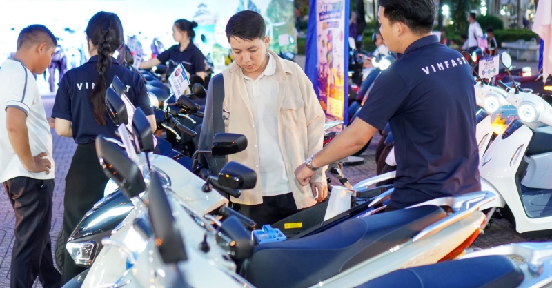 Bộ đôi Evo và Evo Lite hút khách tại sự kiện “Đổi xăng lấy điện”: Giá trong tầm tay, đổi pin chỉ 1 phút