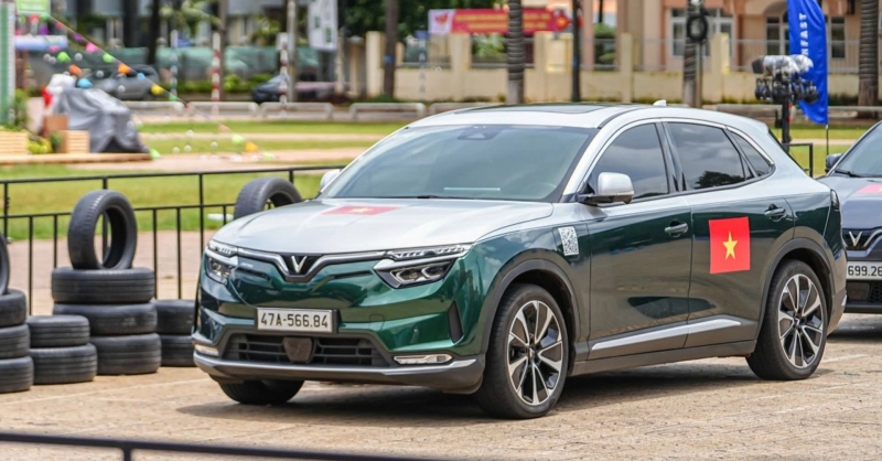 Chỉ còn vài ngày chớp cơ hội “mua 4 bánh trúng 2 bánh” khi chốt VinFast VF 8