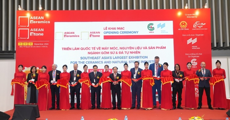 Chính thức khai mạc Triển lãm ASEAN Ceramics & ASEAN Stone 2024