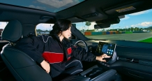 Chủ xe VinFast mở khóa “vũ trụ giải trí” với VF Connect