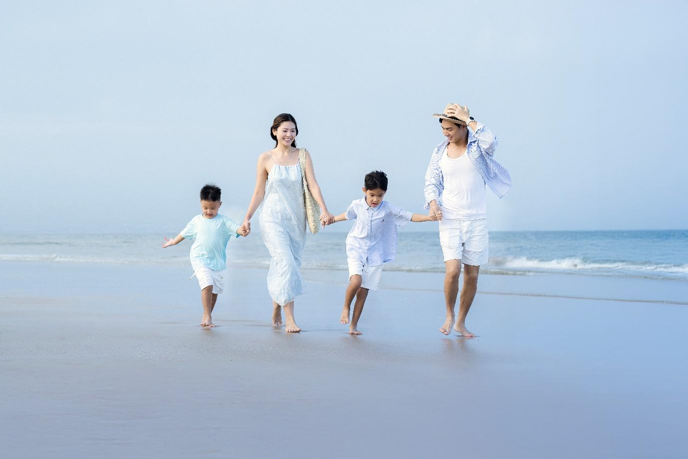 Chúng Huyền Thanh và hành trình 4 mùa cảm xúc cùng gia đình tại chuỗi resort thuộc Radisson Hotel Group