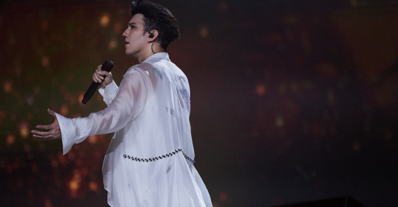 Dimash Kudaibergen: Tại sao cả thế giới “phát cuồng” trước một giọng hát?