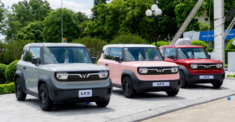 Gia đình trẻ chọn VinFast VF 3 vì “đi 2 tuần tốn chưa bằng 1 bát phở”