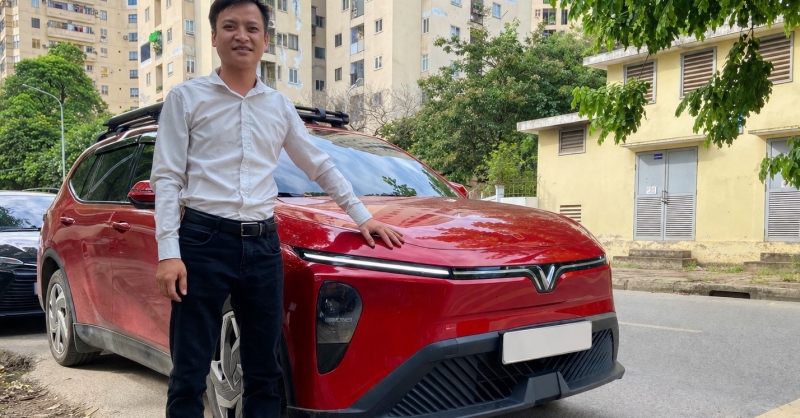 Giáo viên dạy lái xe gần 20 năm chuyển sang dùng Limo Green: Tôi đãhiểu vì sao xe điện ngày càng xuất hiện nhiều trên đường