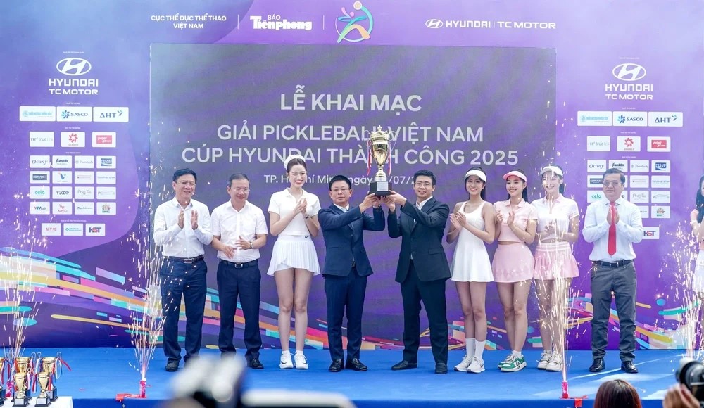 Pickleball Cúp Huyndai Thành Công 2025 - Nhiều ngôi sao và người đẹp tham gia tranh giải