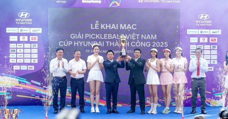 Pickleball Cúp Huyndai Thành Công 2025 - Nhiều ngôi sao và người đẹp tham gia tranh giải
