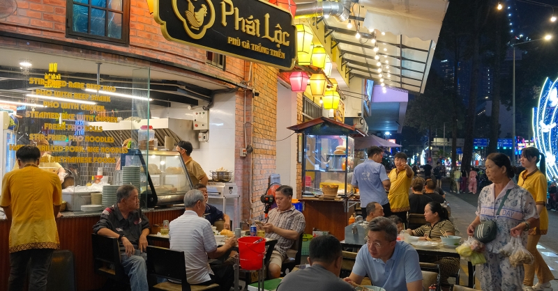 Khám phá Sài Gòn về đêm qua hệ sinh thái ẩm thực Tài Lộc – nơi tinh hoa ẩm thực Bắc gặp gỡ nhịp sống không ngủ của thành phố
