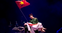 Khi những chứng nhân lịch sử đắm chìm trong 4.000 năm hào khí “Đất Nước Thiên Hùng Ca”