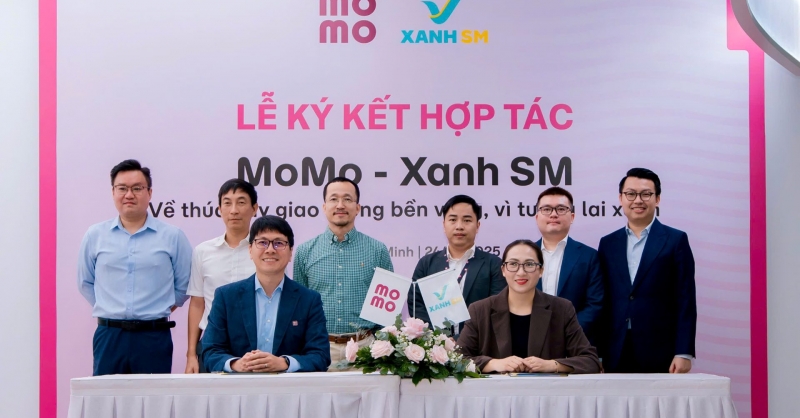 MoMo và Xanh SM ký kết hợp tác chiến lược, mở rộng dịch vụ di chuyển xanh và thanh toán số cho người dùng