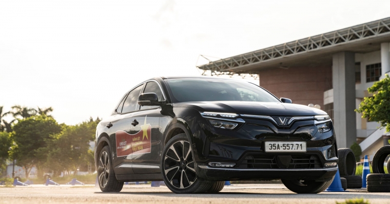 Mua SUV 5 chỗ chơi Tết Bính Ngọ: 3 lý do VinFast VF 8 là lựa chọn hàng đầu