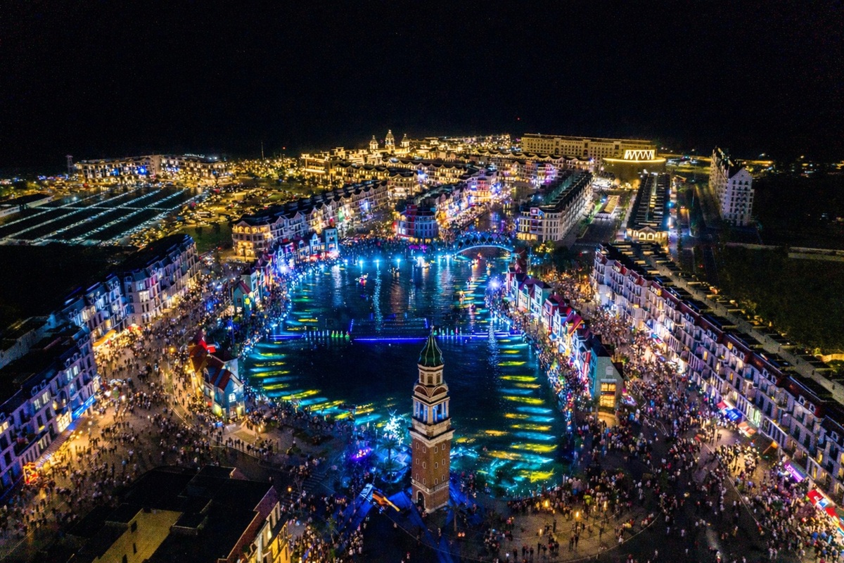 Phú Quốc United Center: Từ “tâm điểm không ngủ” đến “vũ trụ lễ hội” bùng nổ