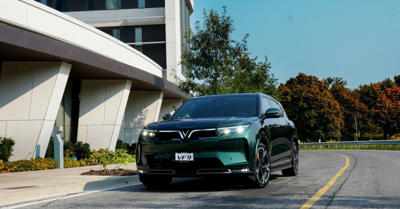 Từ tình huống khẩn cấp trên cao tốc, chủ xe thêm tin lựa chọn VinFast VF 9 là đúng