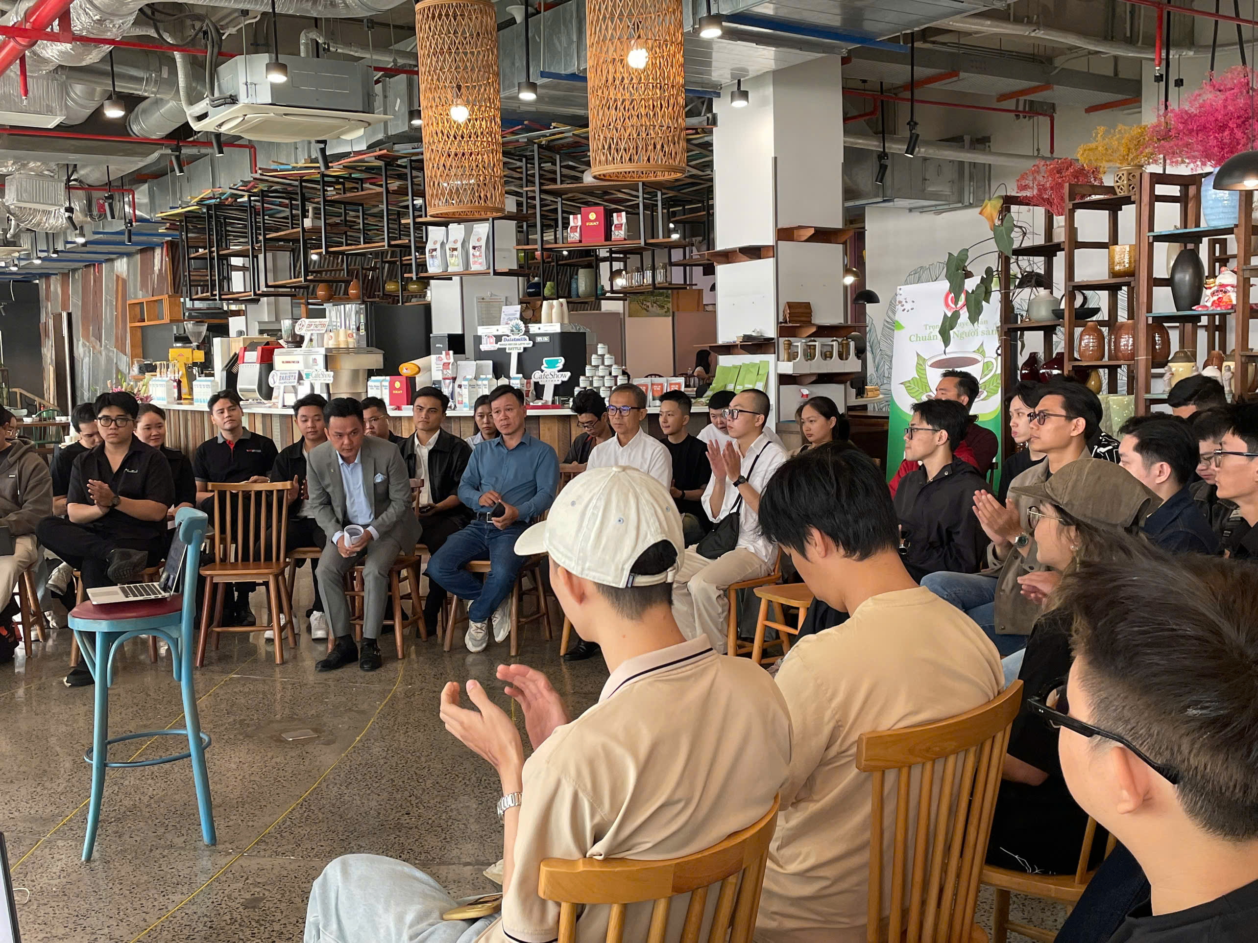 Workshop mở màn chuỗi giải đấu Barista tại Cafe Show & Tea Show Vietnam 2026