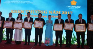 Saigontourist  tổ chức hội nghị tổng kết khen thưởng năm 2017