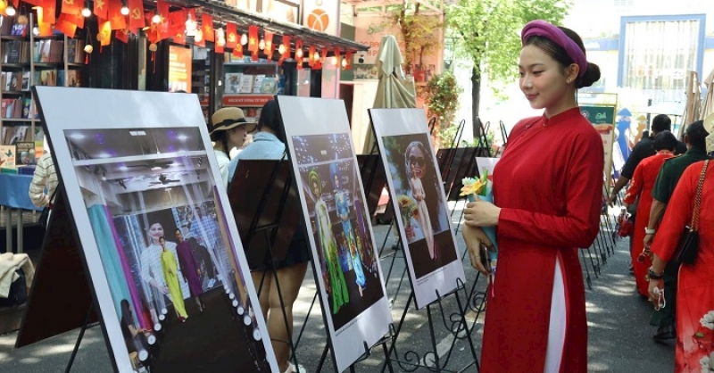 Ngày hội Văn hoá Áo dài TP.HCM lần 1 năm 2025: Áo dài – hơi thở của thành phố Ngày hội Văn hoá Áo dài TP.HCM lần 1 năm 2025: Áo dài – hơi thở của thành phố